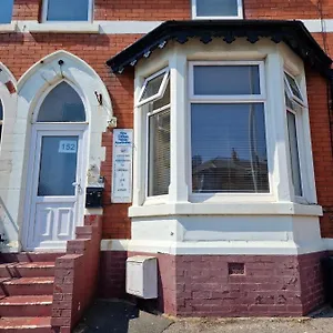 New Clifton Holiday Apartments Apartment